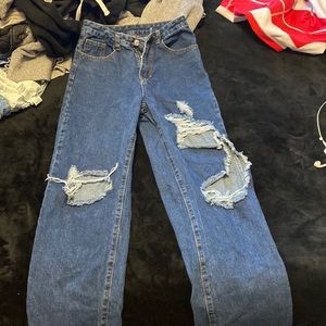 cute baggy blue jeans!!